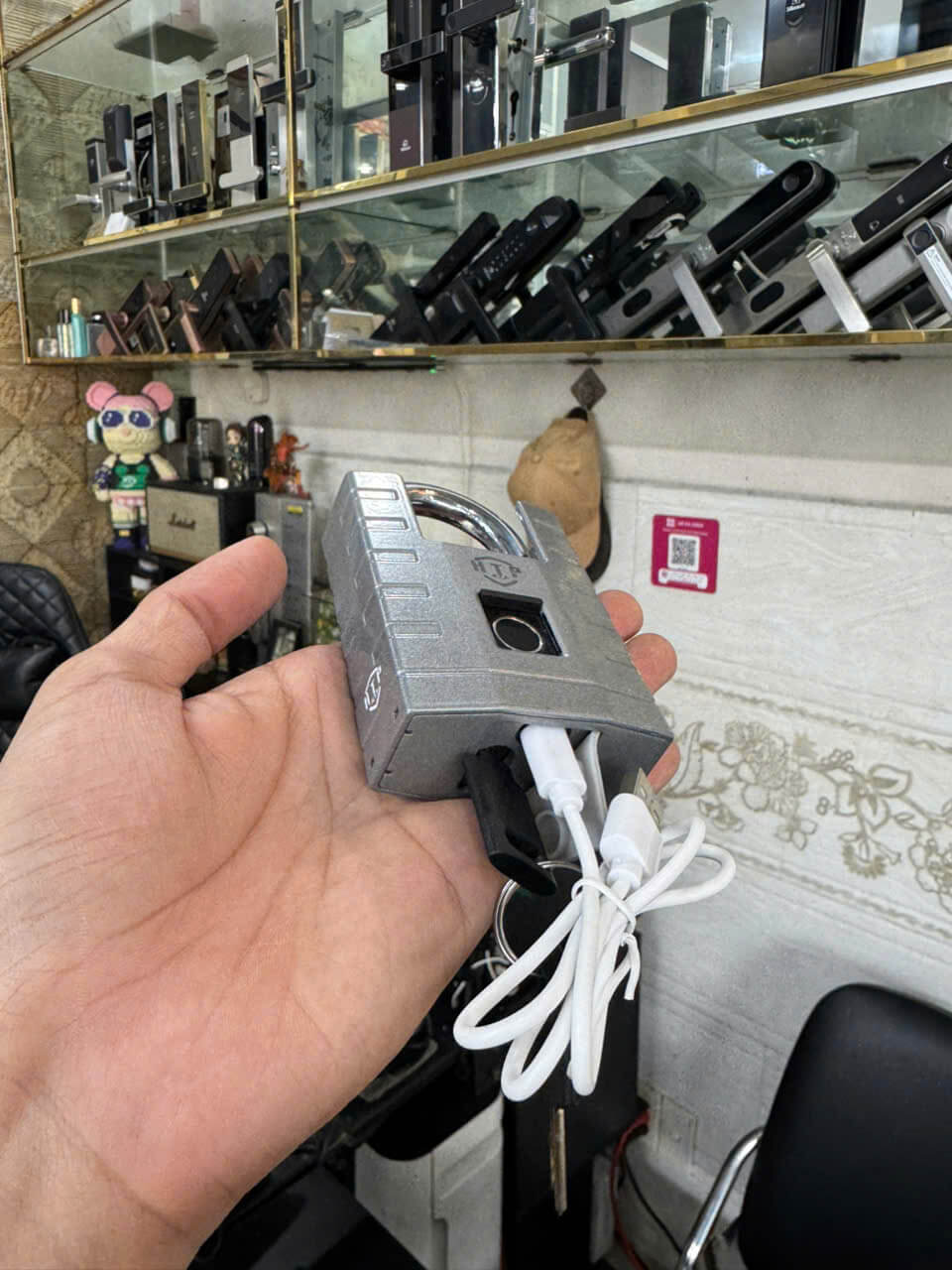 Khóa vân tay cửa sắt ngoài trời DSmart HTP12T khóa vân tay cửa sắt ngoài trời chịu nắng mưa DSmart HTP12T