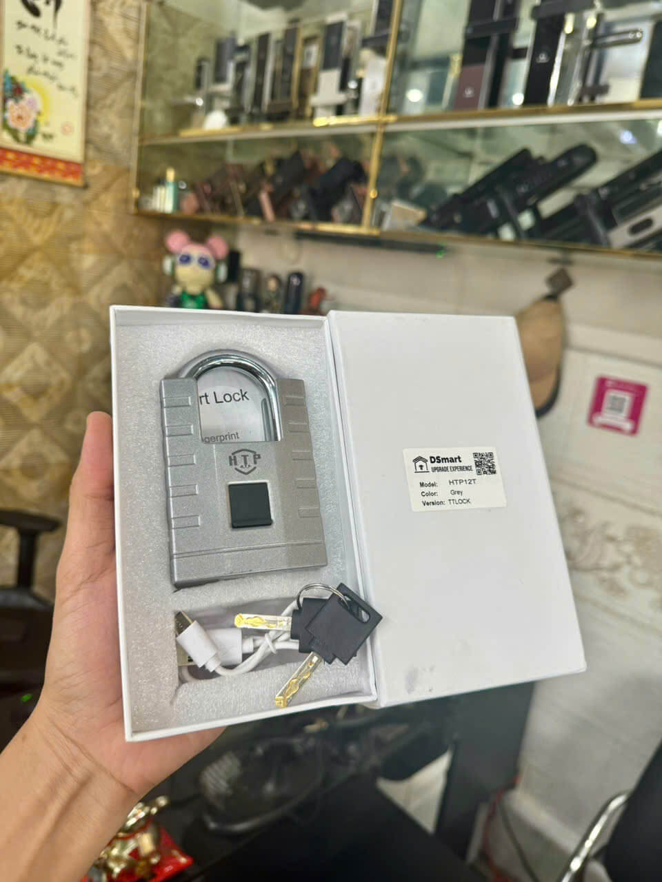 Khóa bóp cửa sắt chống nước DSmart HTP12T khóa bóp cửa sắt chống nước DSmart HTP12T dùng ngoài trời