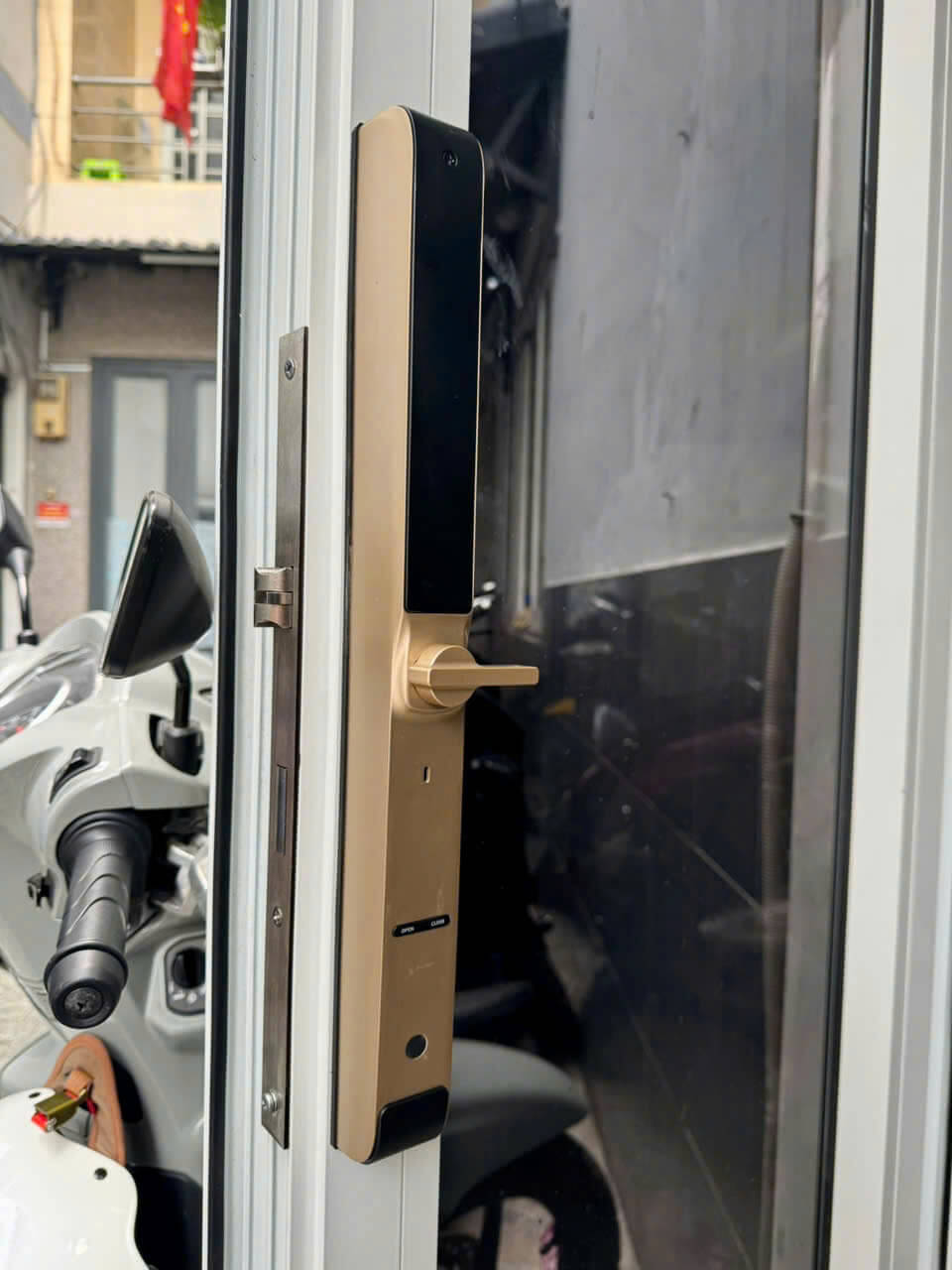 Khóa cửa nhôm FaceID ngoài trời DSmart NX30T-F Khóa cửa nhôm FaceID ngoài trời chống nước DSmart NX30T-F