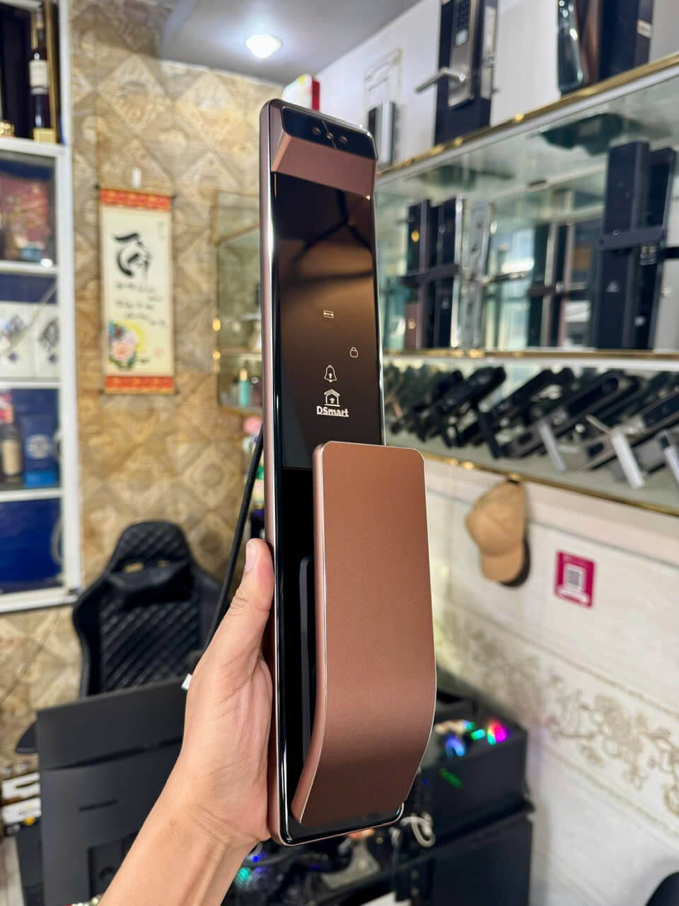 Camera chuông hình khóa PLA39Y Camera chuông hình trên khóa vân tay PLA39Y ghi hình trước cửa