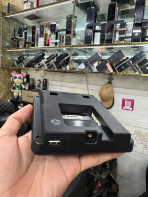 Camera AI hồng ngoại trên máy chấm công Face ID DSmart DA12R-F giúp nhận diện khuôn mặt nhanh, chính xác và chống giả mạo hiệu quả
