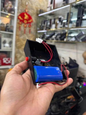 Pin dự phòng dung lượng 7.4V 2000mAh dành cho máy chấm công Face ID DSmart DA12R-F, giúp thiết bị tiếp tục hoạt động khi mất điện